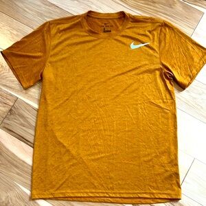 Nike Men’s Dri-Fit T-Shirt. Medium. Like new, great condition.  Rust color.
